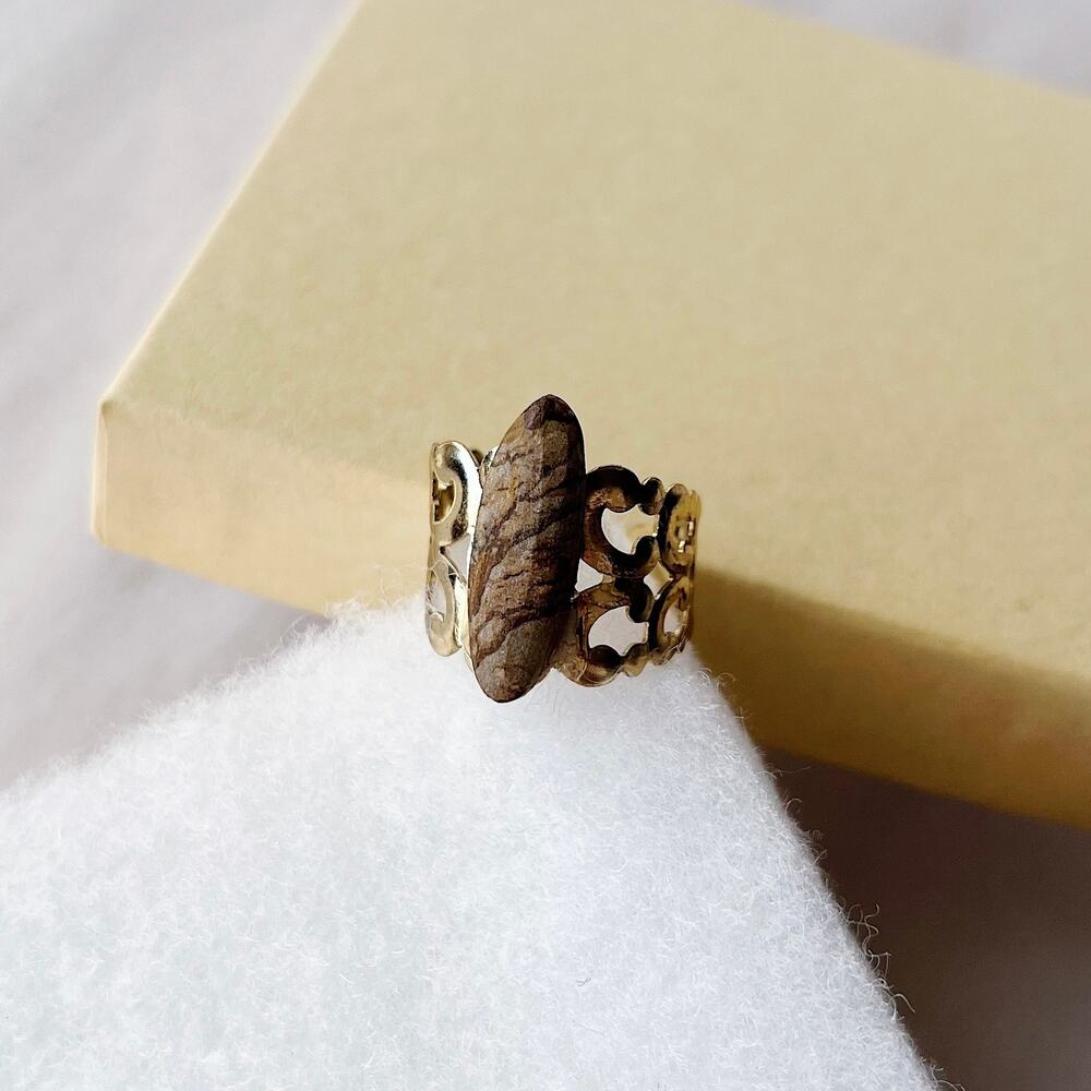 Gold Tone Ring with Picture Jasper Stone Size 10 10.5